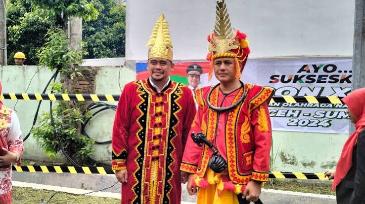 Pakaian Adat Nias